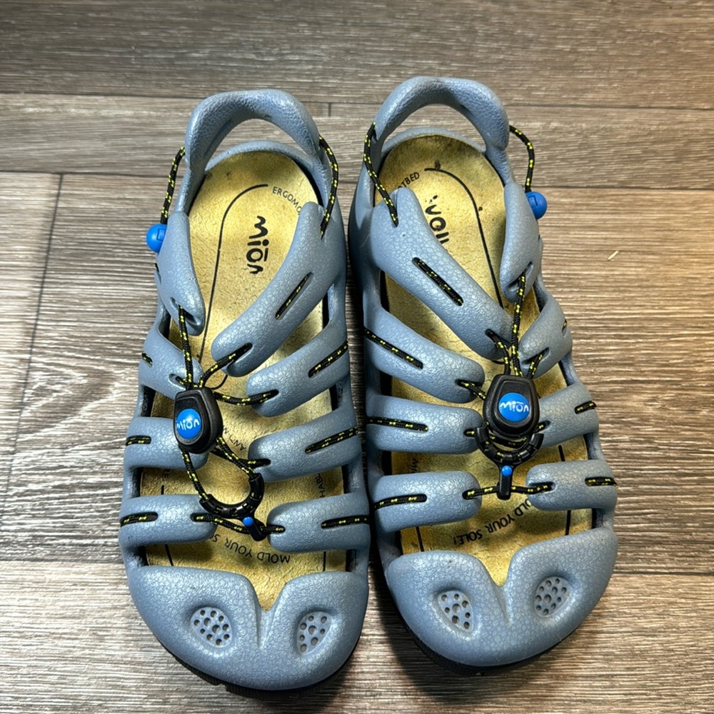 Mion footwear shoes sandals woman’s size 6 (d7)